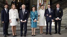 védská královská rodina: princ Carl Philip, princezna Madeleine, král Carl...