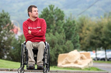 Petr tiller je na vozíku od 13 let, ragby mu pomáhá vzdorovat jeho nemoci.