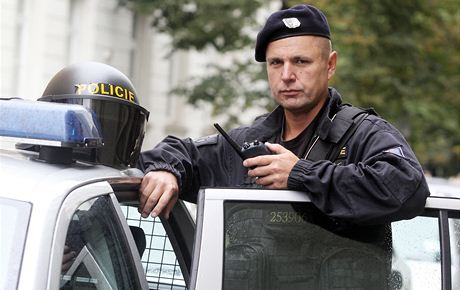 Milan imár povauje práci policist ze Speciální poádkové jednotky za