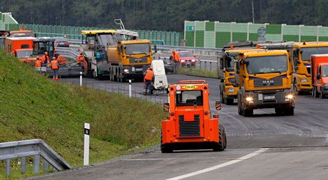 Oprava u Plané nad Lunicí zpomalí idie zhruba na 1,5 kilometru dlouhém úseku...