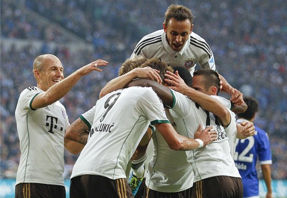 VYSOKÁ VÝHRA. Fotbalisté Bayernu Mnichov se radují z jedné z branek, které