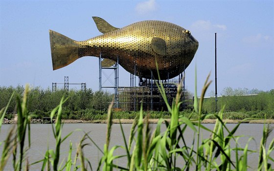 Obí bronzová ryba popudila íany. Je k niemu a stála miliony.
