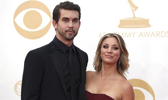 Ryan Sweeting a Kaley Cuoco (22. záí 2013)