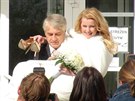 Iveta Bartoová a Josef Rychtá se vzali v Uhínvsi (29. záí 2013).