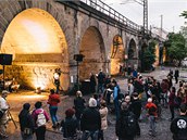 Projektu se podailo oivit okolí zanedbaného viaduktu.