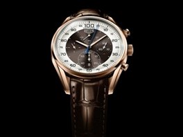 Náramkové hodinky Mikrograph od firmy TAG Heuer jsou vyrobené ze zlata a patí...