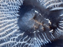MALUJÍCÍ MARS. Nov zveejnné snímky NASA ukazují povrch Marsu v ponkud...