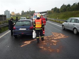 Na R35 ve smru na Liberec rno havarovalo auto do svodidel. Kdy na mst...