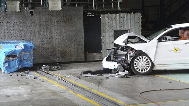 Crash test nskho vozu Qoros 3 sedan