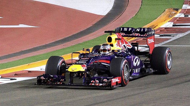 JASN VEDEN. Sebastian Vettel ve Velk cen Singapuru.