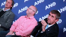 Zleva lídr kandidátky v Jihomoravském kraji Martin Stropnický, šéf společnosti... Zleva lídr kandidátky v Jihomoravském kraji Martin Stropnický, šéf společnosti...