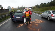 Na R35 ve smru na Liberec ráno havarovalo auto do svodidel. Kdy na míst...