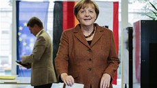 Německá kancléřka Angela Merkelová hlasuje v Berlíně. Německá kancléřka Angela Merkelová hlasuje v Berlíně.