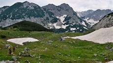 Salae Barske kolibe pi sestupu k ernému jezeru