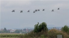 Pohled pi posledním odletu vrtulník ze základny v Bochoi pipomnl ad lidí scény z povodní roku 1997, kdy stroje a jejich posádky zachraovaly ivoty.