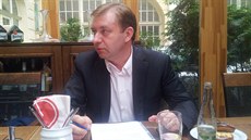 Stínový ministr práce a sociálních věcí Roman Sklenák při neformální snídani s... Stínový ministr práce a sociálních věcí Roman Sklenák při neformální snídani s...
