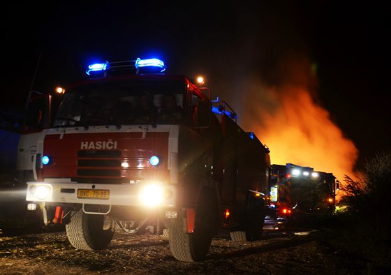 Hoící seník v Koatce nad Odrou hasili hasii od úterka do stedeního...