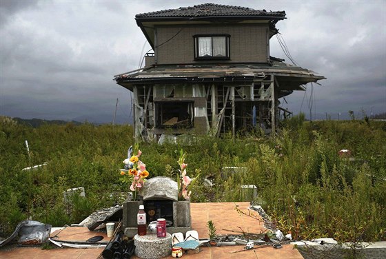 V roce 2011 zasáhlo Japonsko niivé tsunami. Foto ponieného domu z roku 2013.
