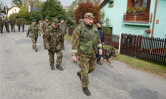 Policistm pi prohledávání Skipova na Opavsku, kde nali zavradnou