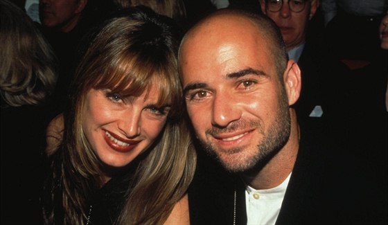 Bývalí manelé Brooke Shieldsová a Andre Agassi (8. listopadu 1997)