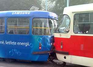 Nehoda tramvaj v Kobylisch.