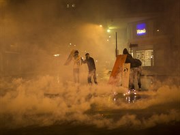  a policie v Rio de Janeiru musela proti demonstrantm pouít i slzný plyn.