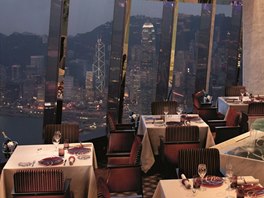 Vyhlídková restaurace hotelu Ritz-Carlton, Hongkong  484 m