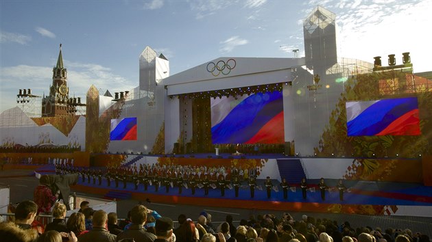 Zahjen tafety s olympijskou pochodn na Rudm nmst (7. jna 2013)