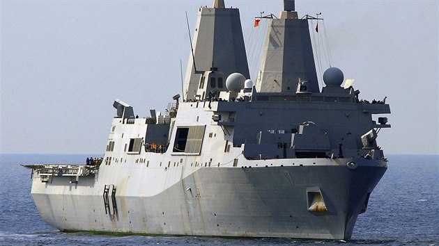 USS San Antonio, na jej palub bude Lib pepraven do USA (8. jna)