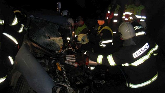 Nehoda osobnho a nkladnho auta u astolovic na Rychnovsku (3.10.2013).