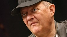 Jestli měl někdo benefit ze studené války, pak to byl Tom Clancy. Právě ona... Jestli měl někdo benefit ze studené války, pak to byl Tom Clancy. Právě ona...