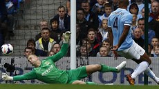 PEKONÁN. Branká Manchesteru City Joe Hart (vlevo) poprvé inkasoval v 16....