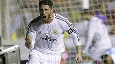 RADOST BÍLÉHO BALETU. Sergio Ramos oslavuje branku do sít Levante.