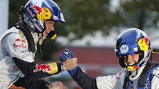 Sebastian Ogier (vpravo) se spolu se svým spolujezdcem raduje z prvního titulu Sebastian Ogier (vpravo) se spolu se svým spolujezdcem raduje z prvního titulu