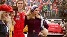 Daniel Brühl jako Niki Lauda ve filmu Rivalové