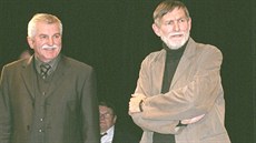 Moderátor Jan Vala (vlevo) a Jan Schmid, ředitel divadla Studio Ypsilon. Moderátor Jan Vala (vlevo) a Jan Schmid, ředitel divadla Studio Ypsilon.