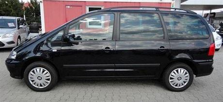 Zlodji en ukradli 1. jna tento Seat Alhambra s registran znakou 7U5 70...