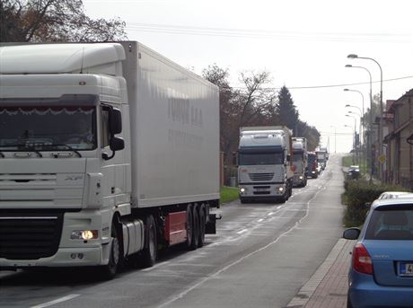 Pi jízd sedl jako spolujezdec, ale doklady pi silniní kontrole pedloil i on. Policisté zjistili, e idiský prkaz je padlek. (ilustraní foto)