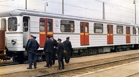 Prvn vozy Es dorazily na Ndra Kr 16. jna 1973.