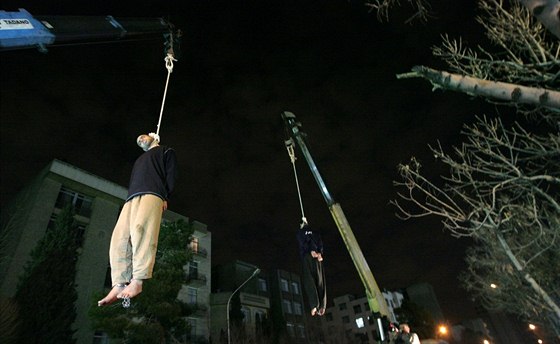 Veejná poprava v Teheránu. Ilustraní foto