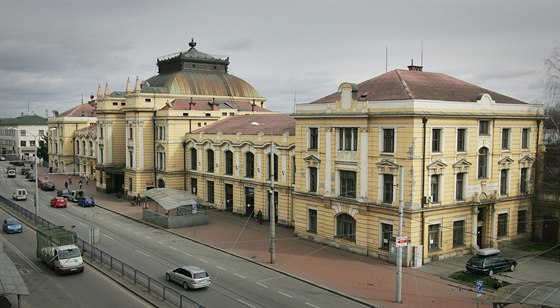 Provoz na eskobudjovickém vlakovém nádraí zaal v roce 1908. Budova u...