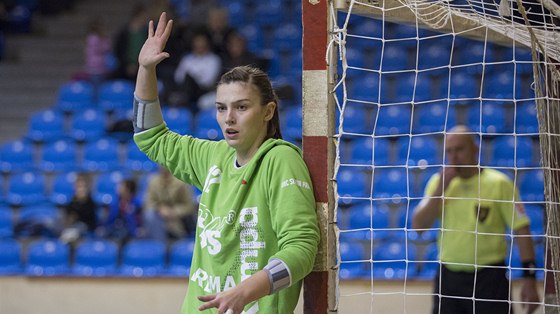 Brankáka Slavie Lucie Satrapová ve stehu