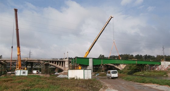 Stavba nového mostu na Jatení tíd v Plzni.