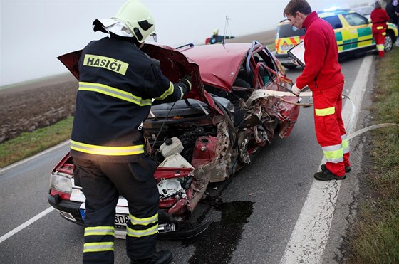 Nehoda felicie a dodávky u Nového Msta nad Metují (17.10.2013).
