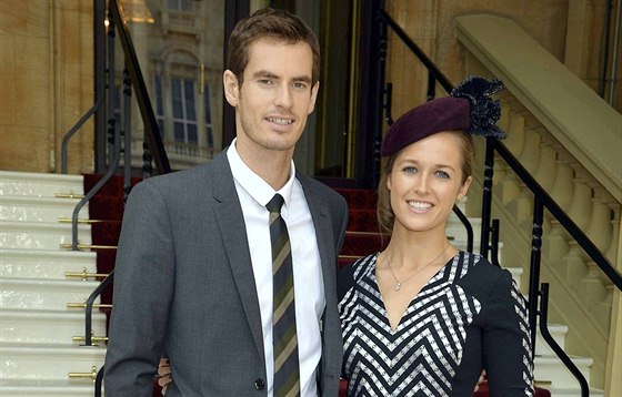 Andy Murray a Kim Searsová v Buckinghamském paláci (17. íjna 2013)