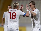 RADOST. et fotbalist Tom Hbschman (vpravo) a Frantiek Rajtoral se t