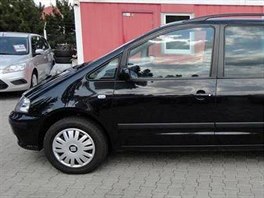 Zlodji en ukradli 1. jna tento Seat Alhambra s registran znakou 7U5 70...