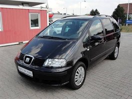 Zlodji en ukradli 1. jna tento Seat Alhambra s registran znakou 7U5 70...