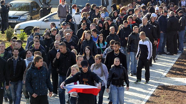 Demonstranti pi sobotnm protestu "Proti rasismu a policejnmu nsil" v Ostrav.