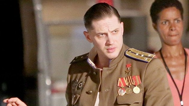 Naten hollywoodskho filmu Child 44 v hrdeckch elezrnch.